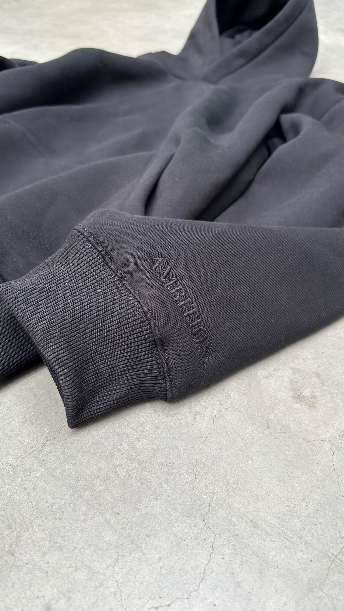 Essentials Black on Black