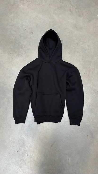 Essentials Black on Black