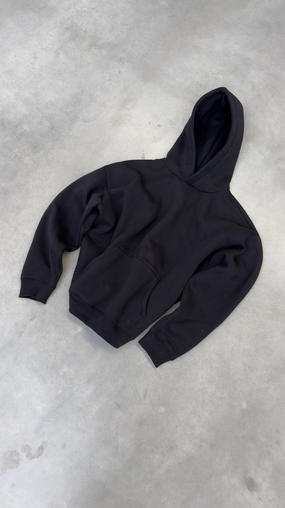 Essentials Black on Black