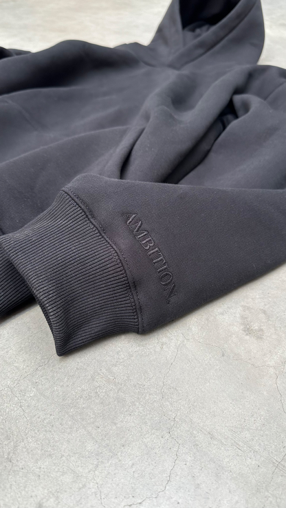 Essentials Black on Black